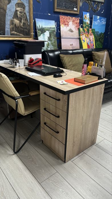 Продам офисные столы!