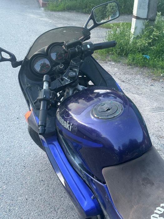 Продам kawasaki zzr 250