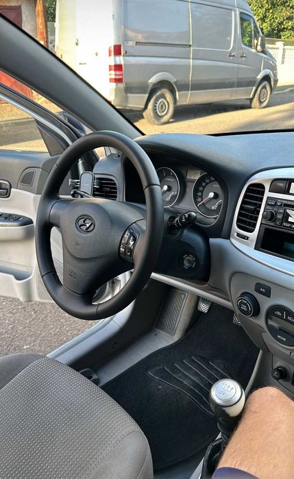 Hyundai Accent 3 1.5 CRDI VGT 104 000 mii km gri