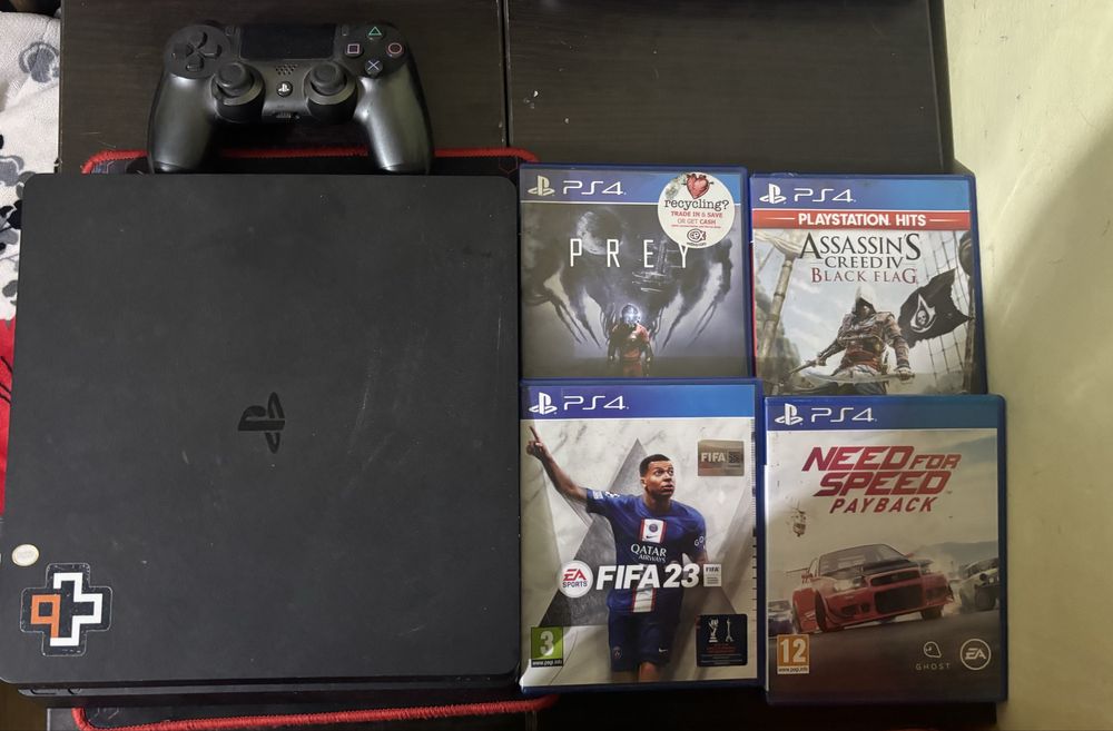 Playstation 4 slim