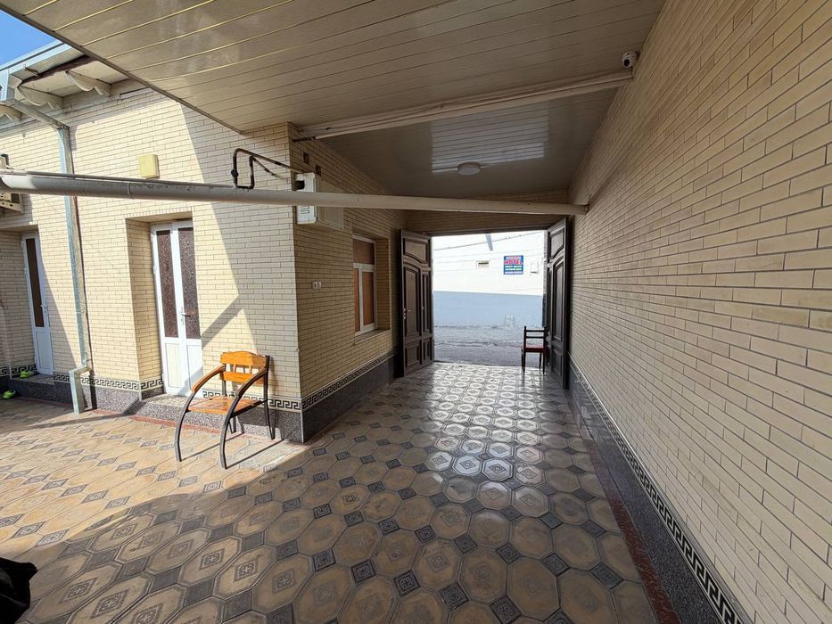 Registon ruparasi maydonida atigi 100 metr yurganda  3 sotiqli hovli t