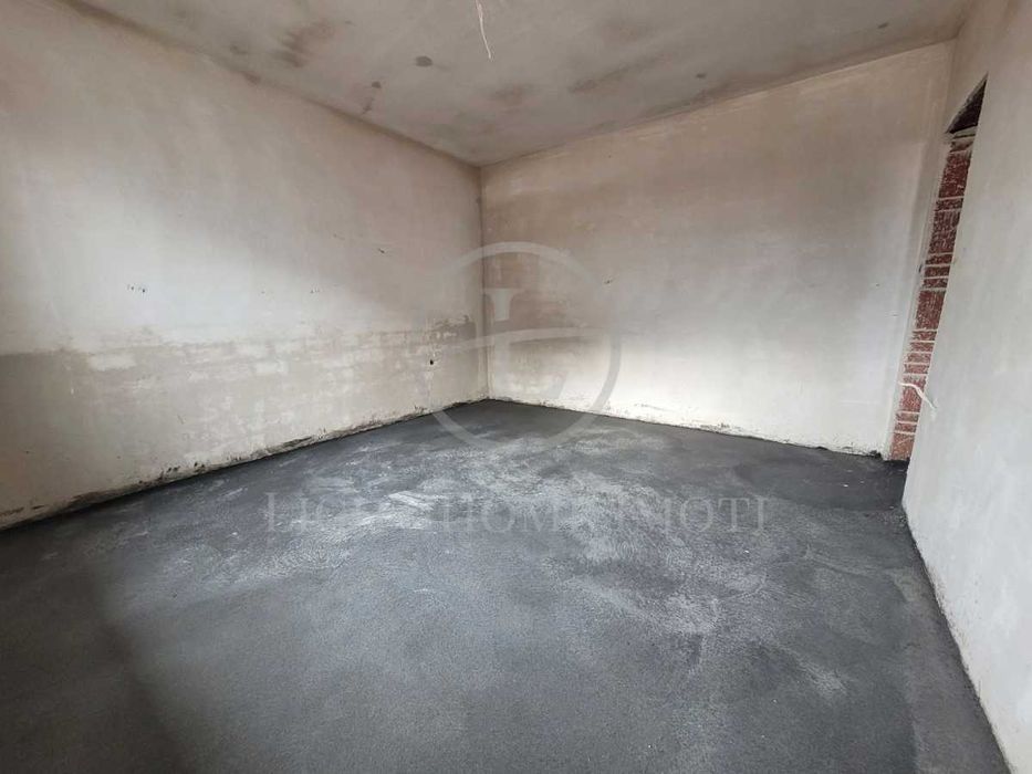 Продава се Тристаен апартамент в Пловдив, Остромила - 122 кв.м за 1156 €/кв.м - Снимка #3