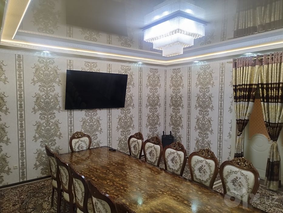 Ховли уй Гулистон