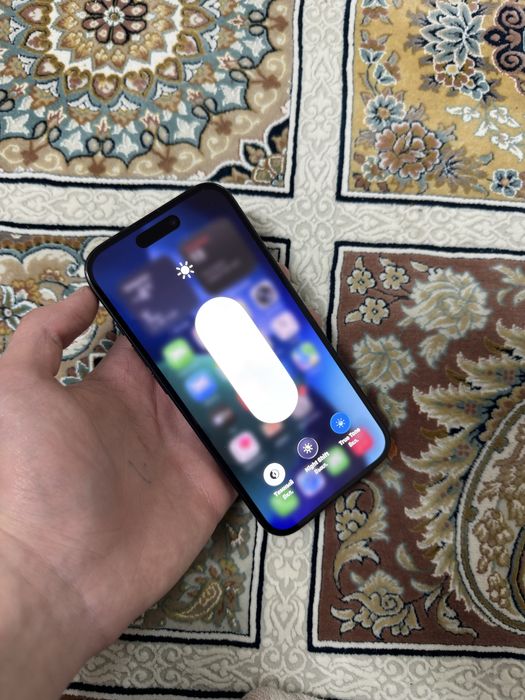 Срочно продам айфон 15