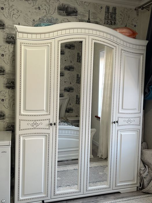 Продам спальный гарнитур