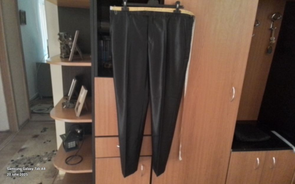 Pantaloni barbati