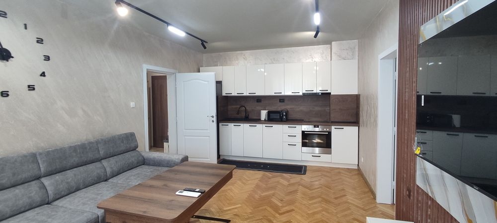Дава се под наем Тристаен апартамент в Казанлък - 82 кв.м за 398.82 € - Снимка #14