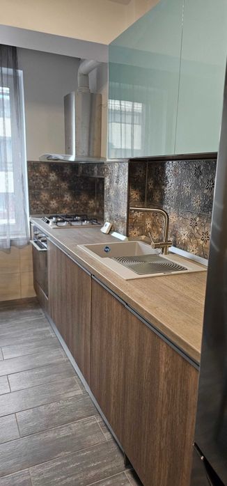 Închiriezi  apartament  cu 3 camere