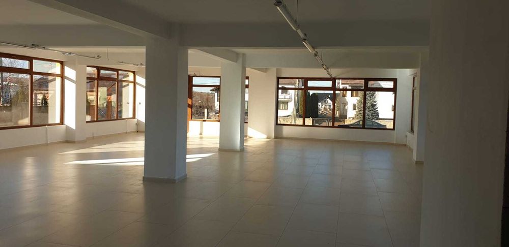 Inchiriere/vanzare spatiu comercial 143mp Stefan cel mare nr 149 , Radauti