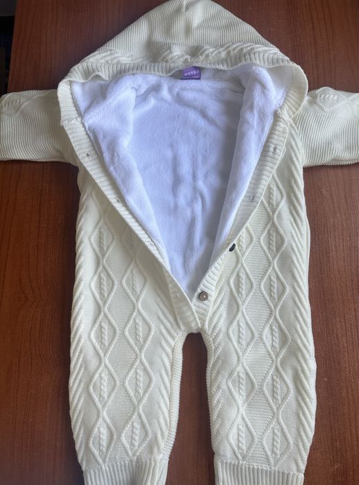 Продам комбинезон для малыша.