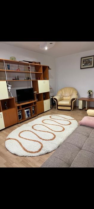 Închiriez apartament două camere