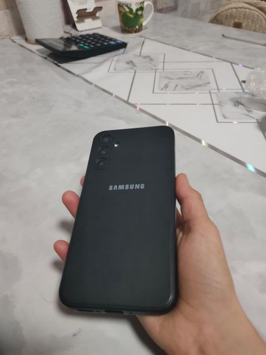 Самсунг а 34
128гб
120fps
8озу
Почти s модель
Еш жері ауыспаған 
Бетін