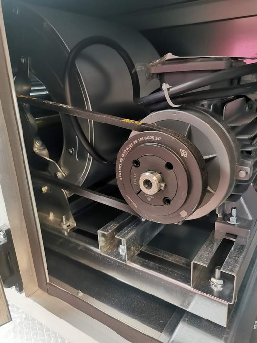 Вентилатор с активен въглен филтър