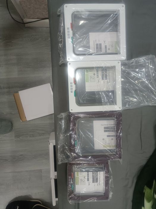 Дверца для кошек, кошачья дверь и двери