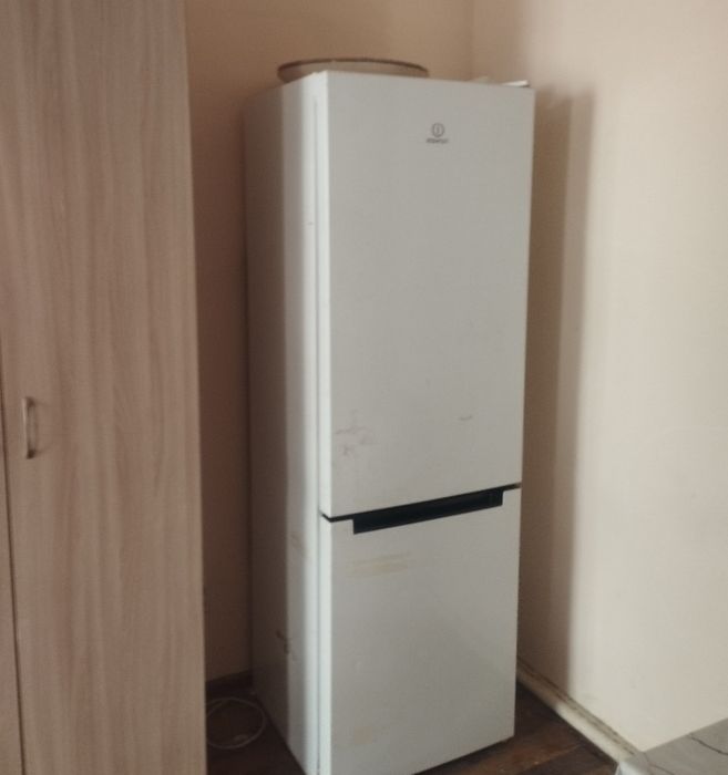 Холодильник Indesit