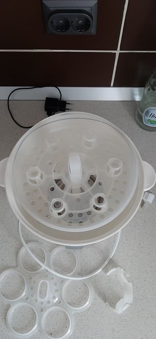 Sterilizator electric cu aburi