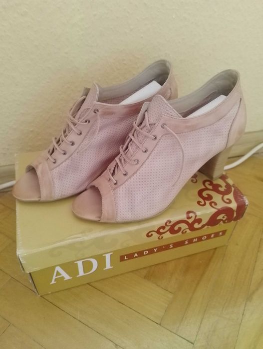 Дамски обувки от естествена кожа