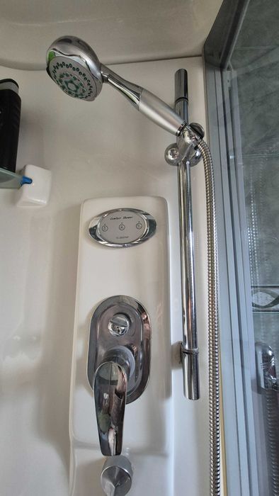 Cabina dus KADDA cu hidromasaj si cadita inalta