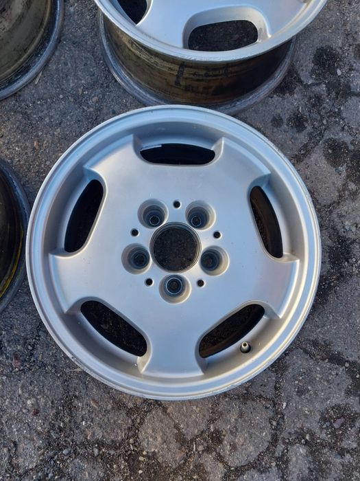 Диски R15 на Mercedes оригинал.
