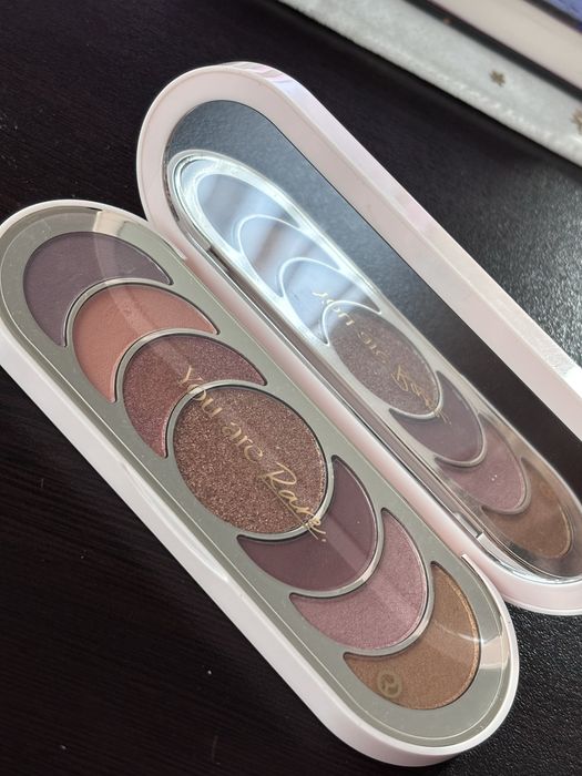 Rare Beauty   Discovery eyeshadow palette