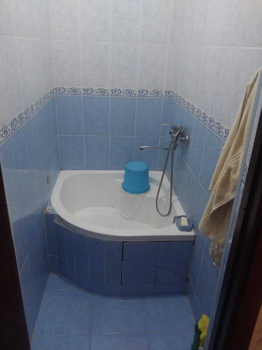 Srochno kvartira sotiladi Ibn Sino 1 xona bez mebel sotiladi