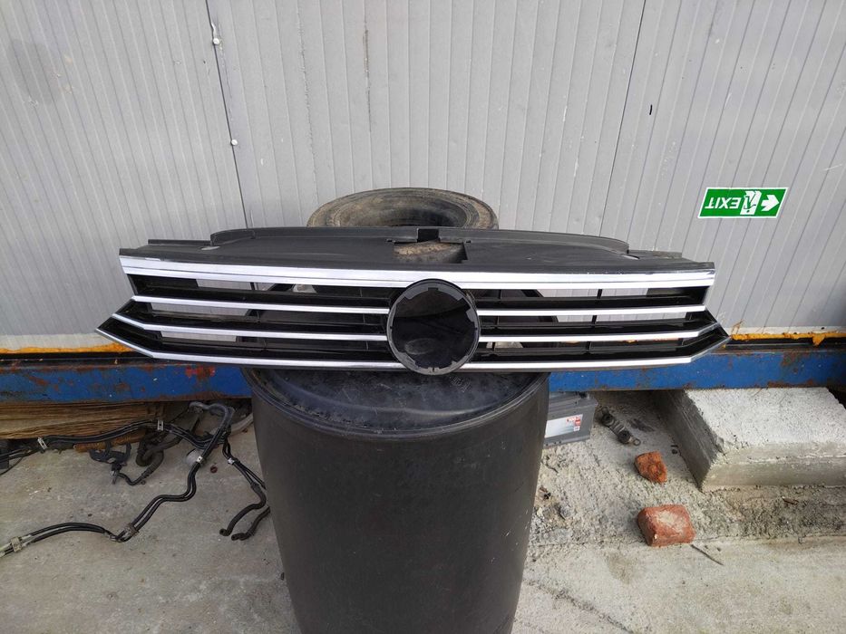 grila fata vw passat b8