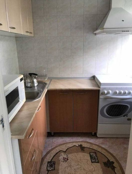 Садык Азимова 3в2/4/4 77серия меб+тех балкон-2/6 70квм