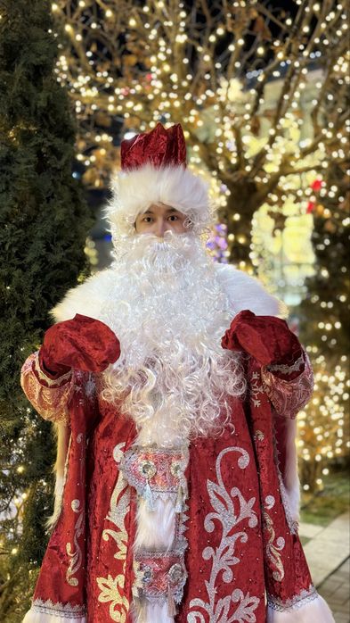 Дед Мороз и Снегурочка с танцовщицами, шоу программа