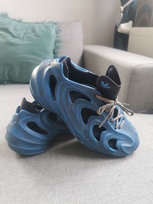 Adidași Adidas CH4
Purtați de 2 ori
Foarte usori
Originali