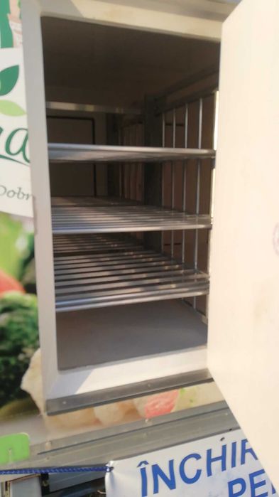 Închiriez Mașina frigorifică