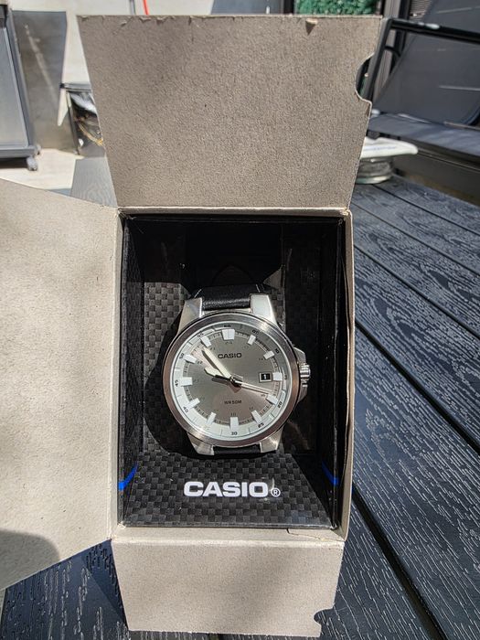 Ceas Casio nou la cutie
