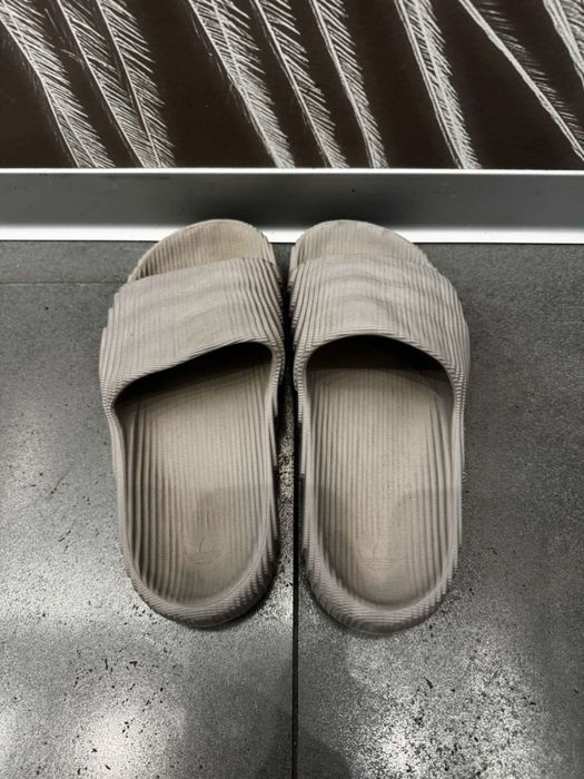 Adidas чехли 39 номер