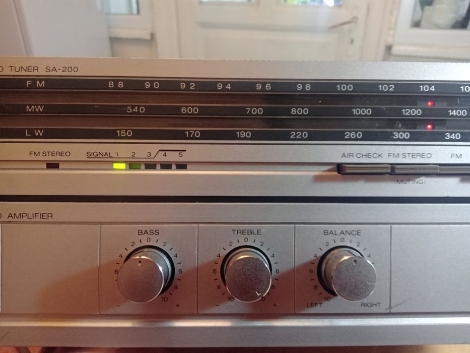 Amplificator cu radio Sharp 2×25w