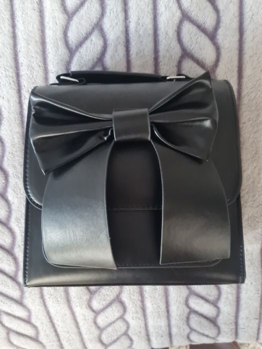 Нова чанта с панделка