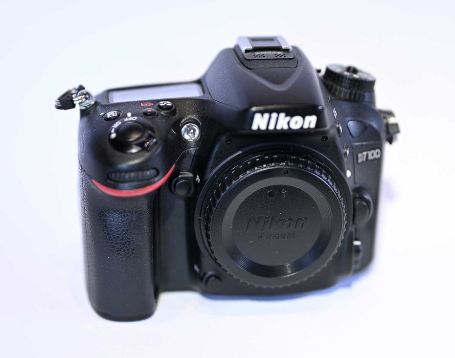 Фотоапарат NIKON D 7100
