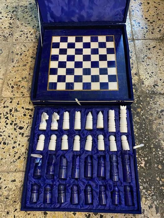 Антиквариат и камни