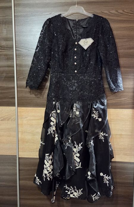 Красива дамска рокля