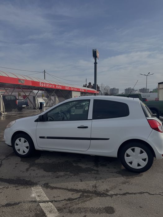 Vând Renault clio în stare foarte bună