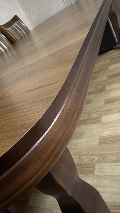 Стол для гостиной