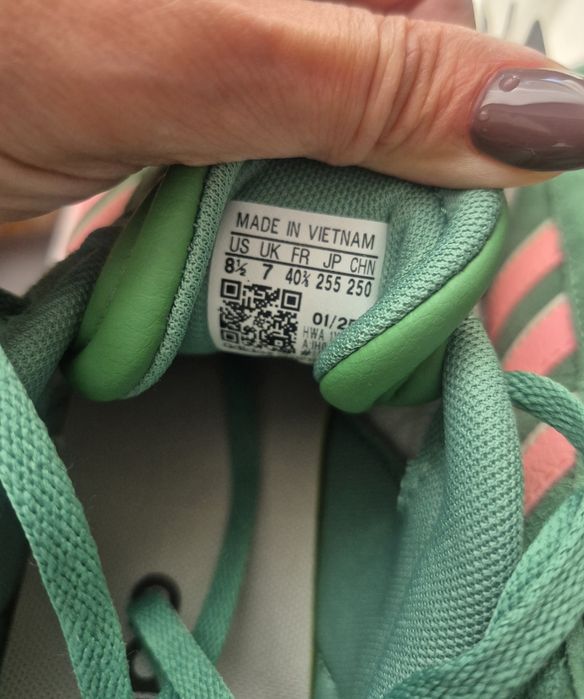 Кецове Adidas         .