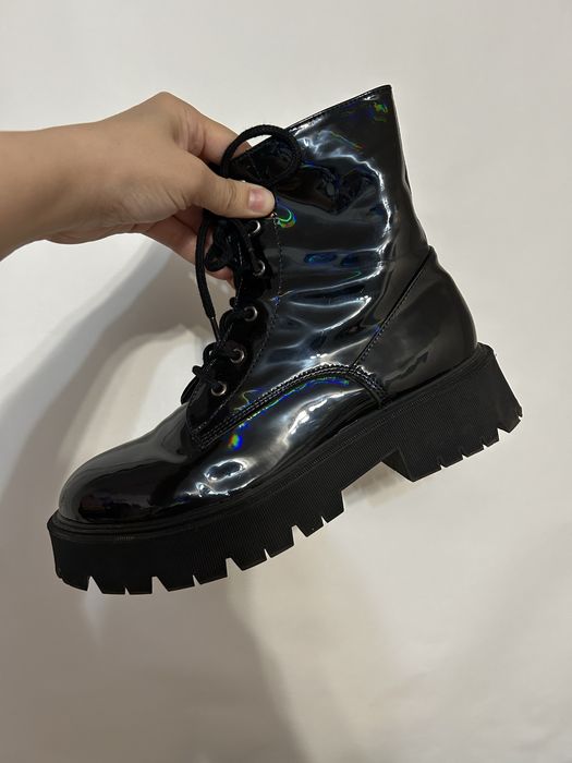 Продам весенние ботинки Bershka