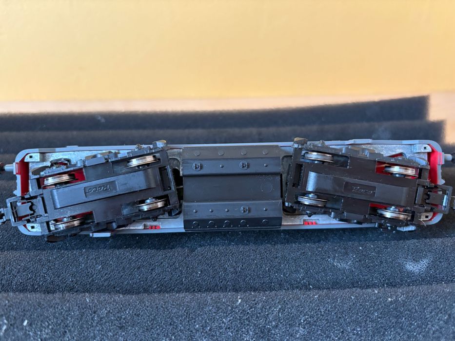 Локомотив Roco BR 218 DB HO 1:87 влак