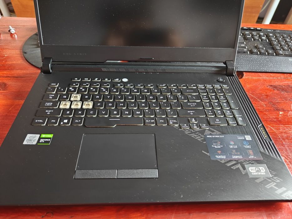 Laptop asus rog  i7 10750h /16gb/1650rtx, ecran de 17 inch, stare foarte buna