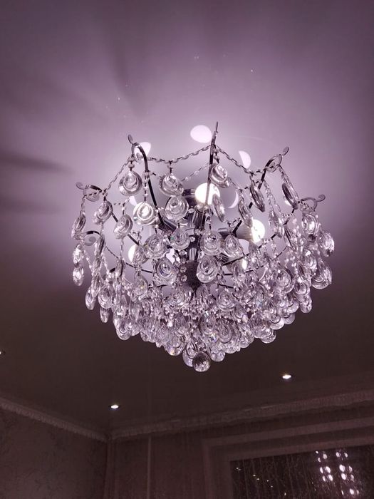 Срочно продам люстру