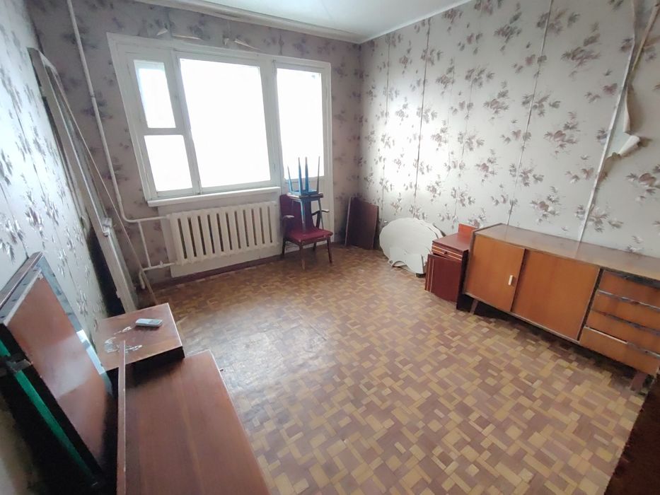 Продается  3-комн (5-18, 4 эт)