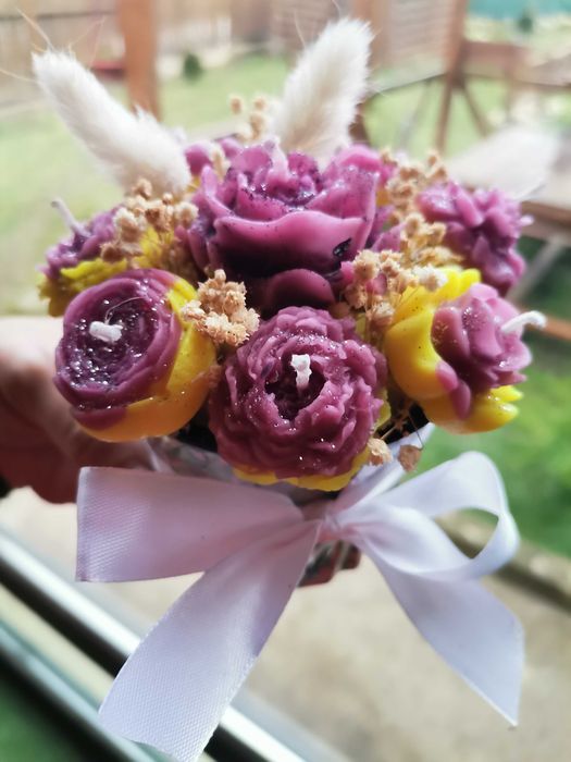 Изработка на букети от ароматни  соеви свещи, различни цветове