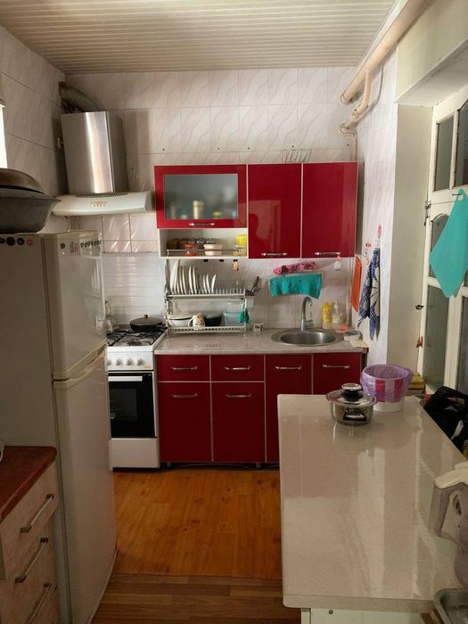 Продаётся 4х комнатная квартира на 1 этаже