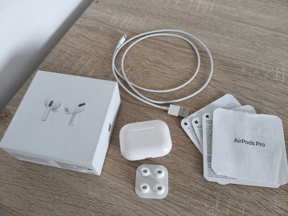 Apple Airpods pro 1st