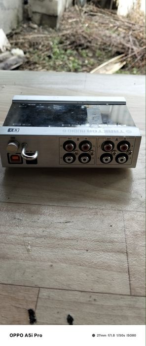 Traktor Audio 6    Native