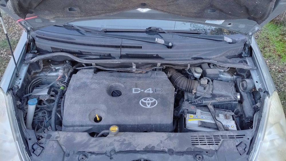 TOYOTA Corolla VERSO 7местна